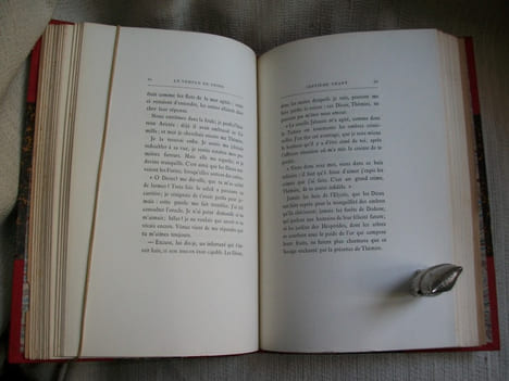 LE TEMPLE DE GNIDE suivi d'Arsace et Isménie. Nouvelle édition. Préface par O Uzanne.. MONTESQUIEU