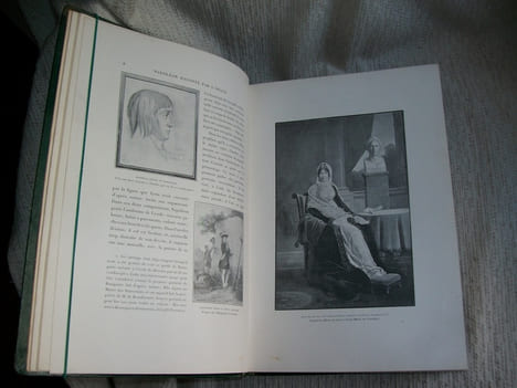 NAPOLEON raconté par l'image, d'après les sculpteurs, les graveurs et les peintres.. DAYOT Armand