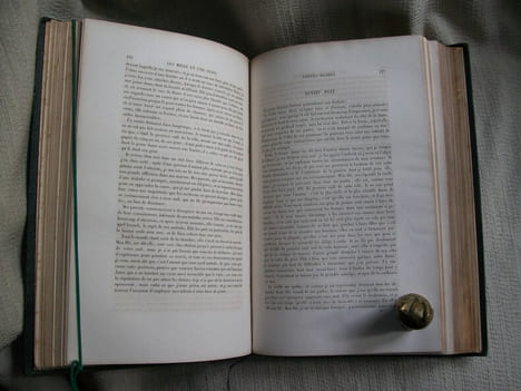 LES MILLE ET UNE NUITS contes arabes traduits par Galland. Précédés d'une introduction par Jules Janin.. undefined