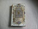 PROMENADES DANS PARIS et description de ses Monuments Anciens et Modernes avec un R&eacute;sum&eacute; Historique des principaux &eacute;v&eacute;nements dont cette capitale de ...