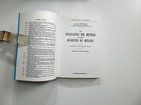 La civilisation des Hittites et des Hurrites du Mitanni. Contenau Georges