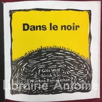 Dans le noir.