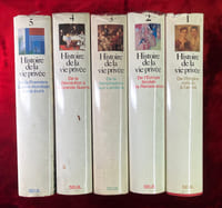 Histoire de la vie privée. Tome un: De l'Empire à l'an mil, sous la direction de Paul Veyne. Tome deux : De l'Europe féodale à la Renaissance, sous la direction de Georges Duby. Tome trois : De la Renaissance aux Lumières, sous la direction de Philippe Ariès et Roger Chartier. Tome quatre : De la Révolution à la Grande Guerre, sous la direction de Michelle Perrot. Tome cinq : De la première guerre mondiale à nos jours, sous la direction de Antoine Prost.