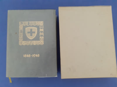 Armoiries, sceaux et constitutions de la Confédération et des Cantons. Stemmi. 1848-1948.