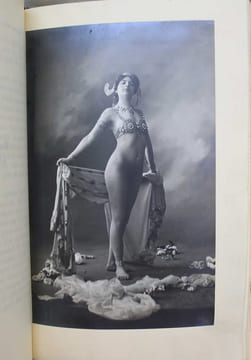 Souvenirs d'un médecin de la Préfecture de police et des prisons de Paris (1914-1918).. MATA-HARI, BIZARD, Léon