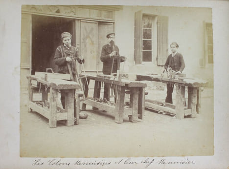 Album de la colonie agricole pénitentiaire protestante de Ste Foy (Gironde) fondée en 1842.. COLONIE PENITENTIAIRE