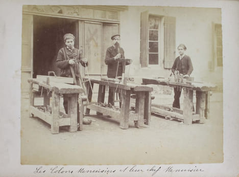 Album de la colonie agricole pénitentiaire protestante de Ste Foy (Gironde) fondée en 1842.. COLONIE PENITENTIAIRE