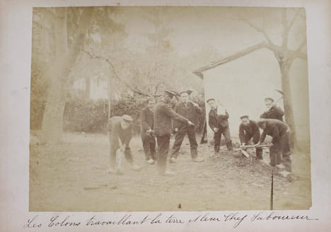Album de la colonie agricole pénitentiaire protestante de Ste Foy (Gironde) fondée en 1842.. COLONIE PENITENTIAIRE