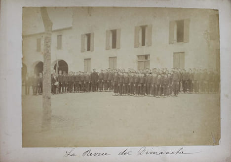 Album de la colonie agricole pénitentiaire protestante de Ste Foy (Gironde) fondée en 1842.. COLONIE PENITENTIAIRE