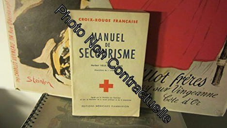 Manuel de secourisme par Norbert Vieux et Pierre Jolis ... Illustrations de J. Labrunie. Édition conforme au nouveau programme du certificat de ...
