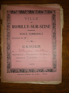 Cahier d'écolier ville de Romilly-sur-Seine école communale découpis 30's. undefined