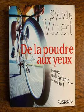 Sylvie voet De la poudre aux yeux. undefined