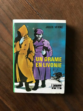 - UN DRAME EN LIVONIE HACHETTE. Jules Verne