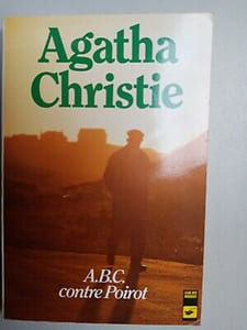 - a b c Contre Poirot Club des Masques