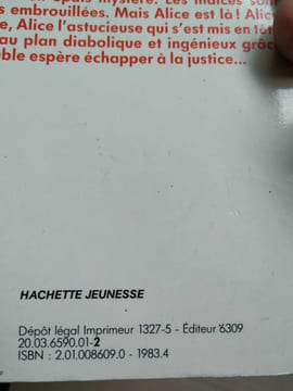 Alice et le carnet vert Masque jeunesse. Caroline Quine