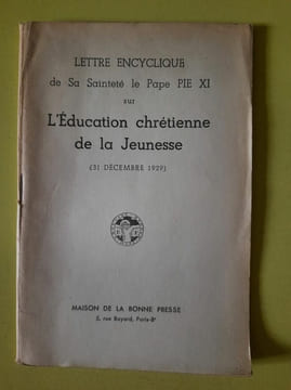 Sa Sainteté le Pape Pie xil'éducation Chrétienne de la jeunesse Décembre 1929. undefined