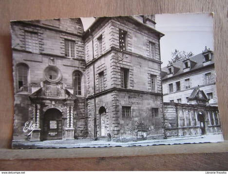 L'ancien couvent des Doctrinaires. 6253: Brive (Corrèze)