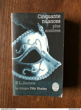 EL JAMES - Cinquante nuances plus sombres / le livre de poche. undefined