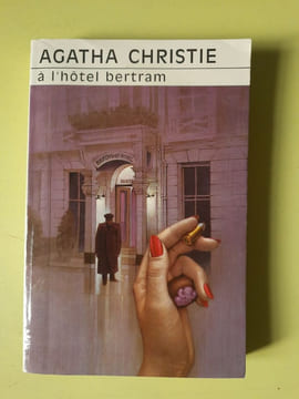 Á I'hôtel bertram. Agatha Christie