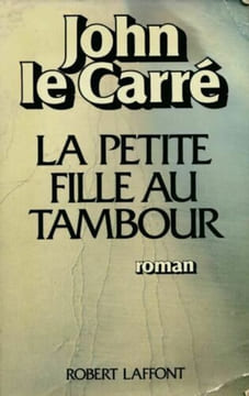La petite fille au tambour. Carré John Le