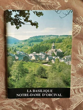 La basilique notre-dame d'orcival. RICARD Marie-Claire