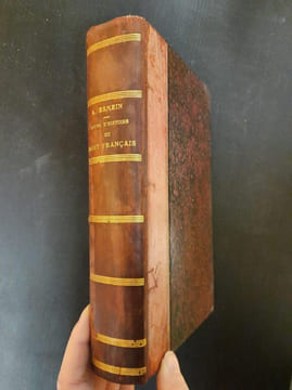 Cours élémentaire d'Histoire du Droit Français a l'usage des étudiants de preimière année. A. Esmein