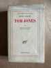 Tom jones 2. Henry Fielding