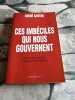 Ces imbéciles qui nous gouvernent. Manuel lucide et autocritique à l'usage des hommes politiques. Santini  André