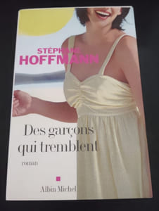 Des garçons qui tremblent