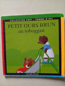 Petit Ours Brun au toboggan