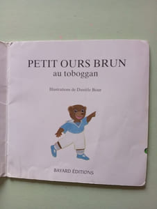 Petit Ours Brun au toboggan