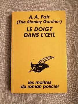 Le doigt dans l'oeil (Lce Masque Mrp). Fair-a.a