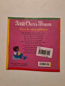 Petit Ours Brun: Petit ours Brun range son coffre a jouets