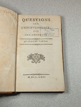 QUESTIONS sur l'ENCYCLOPÉDIE par des Amateurs - VOLTAIRE (9 volumes). undefined