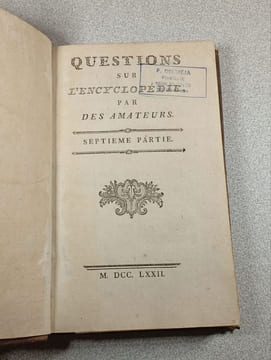 QUESTIONS sur l'ENCYCLOPÉDIE par des Amateurs - VOLTAIRE (9 volumes). undefined