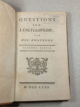 QUESTIONS sur l'ENCYCLOPÉDIE par des Amateurs - VOLTAIRE (9 volumes). undefined