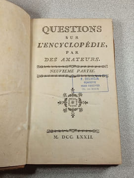 QUESTIONS sur l'ENCYCLOPÉDIE par des Amateurs - VOLTAIRE (9 volumes). undefined