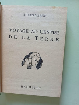 Voyage au centre de la Terre. J. Verne