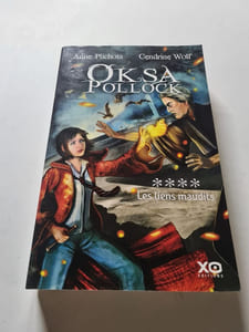 Oksa Pollock : Les liens maudits
