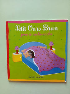 Petit Ours Brun: Petit Ours Brun Joue a Cache-Cache