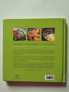 Salades Legumes Et Assaisonnements Avec Des Fleurs