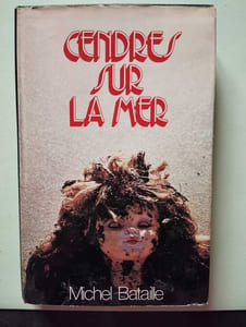 Cendres sur la mer