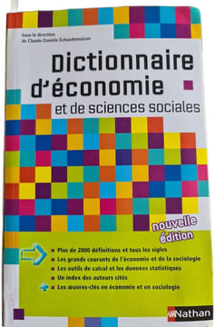 Dictionnaire d'économie et de sciences sociales. Claude-Danièle Échaudemaison