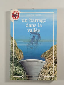 un barrage dans la vallée