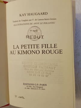 La petite fille au kimono rouge. Kay Haugaard
