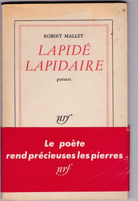 Lapidé lapidaire.