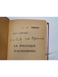 La politique d'aujourd'hui.