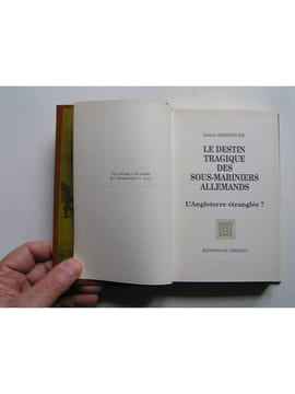 Le destin tragique des sous-mariniers allemands. Complet des trois tomes.. Jochen Brennecke