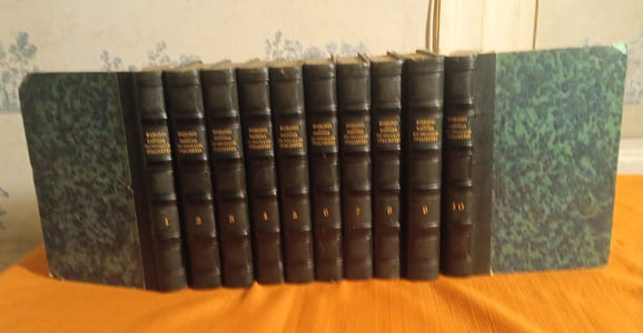 Histoire des Républiques Italiennes du Moyen-Age par J. C. L. de Sismondi en 10 tomes , Nouvelle édition , Furne et Cie , Treuttel et Wurtz 1840 , Illustrations hors texte de Tony Johannot , sur chaque volume Ex-libris de William Henry Waddington , Homme d'Etat, diplomate et archéologue français, président du Conseil du 4 février au 28 décembre 1879.