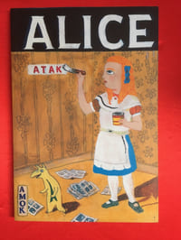 Alice embrasse la lune avant qu'elle ne s'endorme